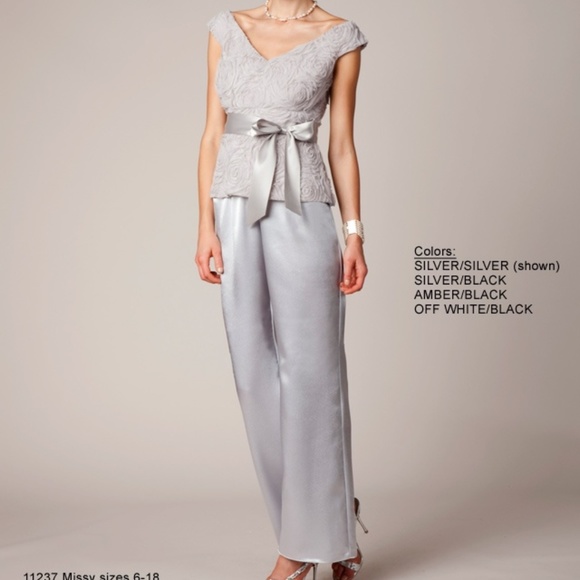 Ursula of Switzerland Dresses & Skirts - URSULA 2 PIECE PANT SUIT size 10